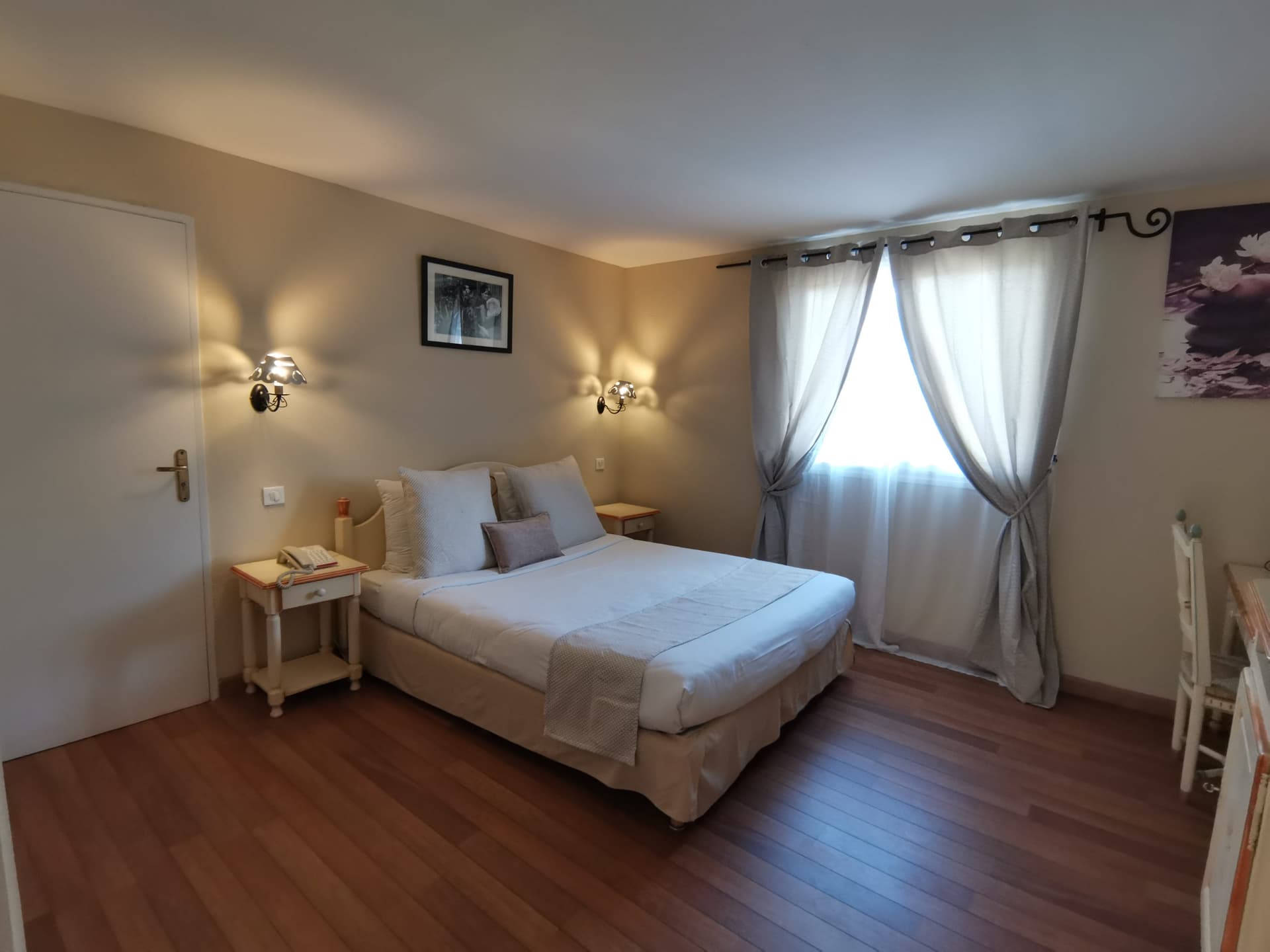Chambre Double Standard : Hôtel Le Cilaos, Cirque de Cilaos : photo 1 sur 6