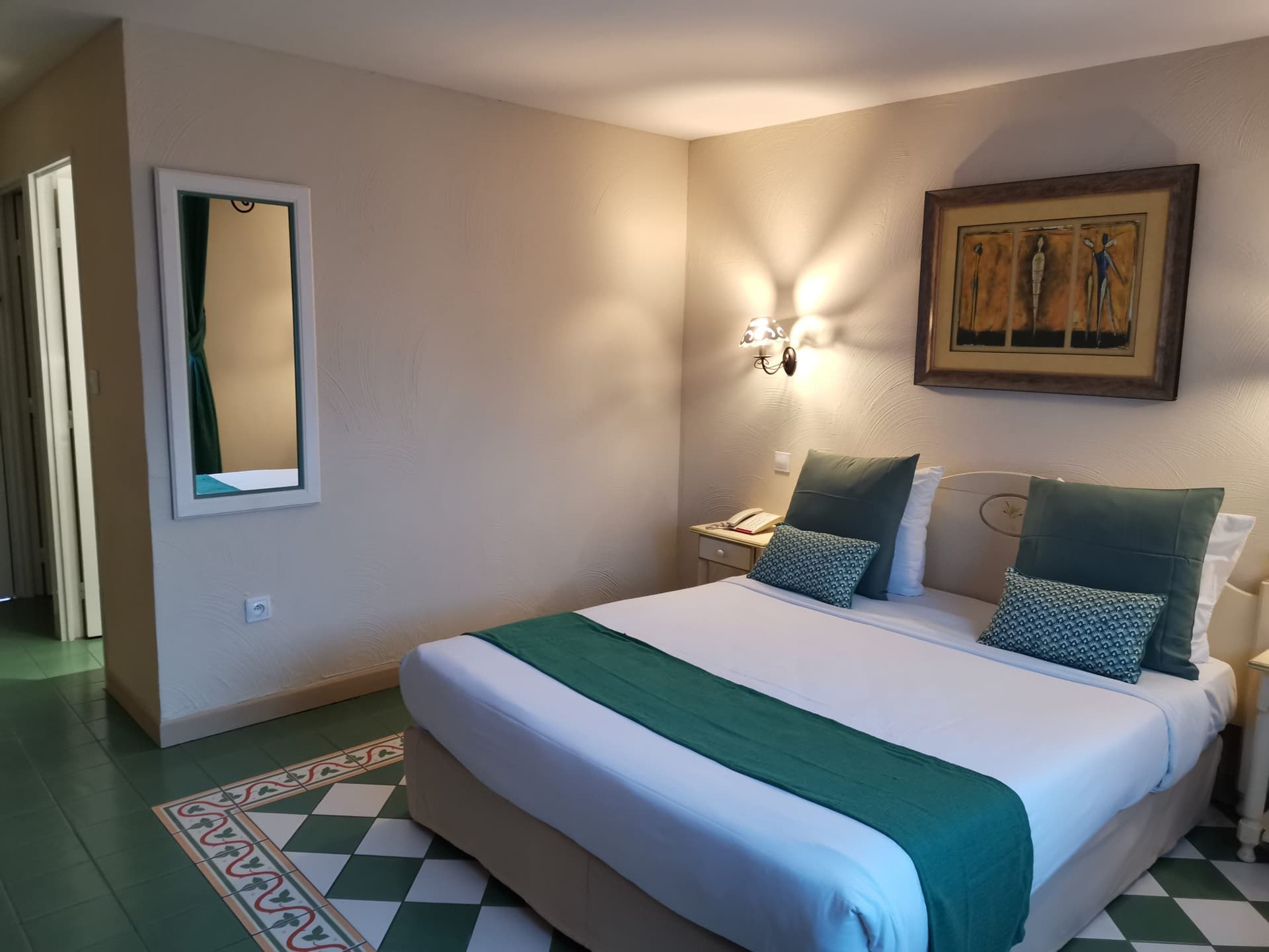 Chambre Double Standard : Hôtel Le Cilaos, Cirque de Cilaos : photo 2 sur 6