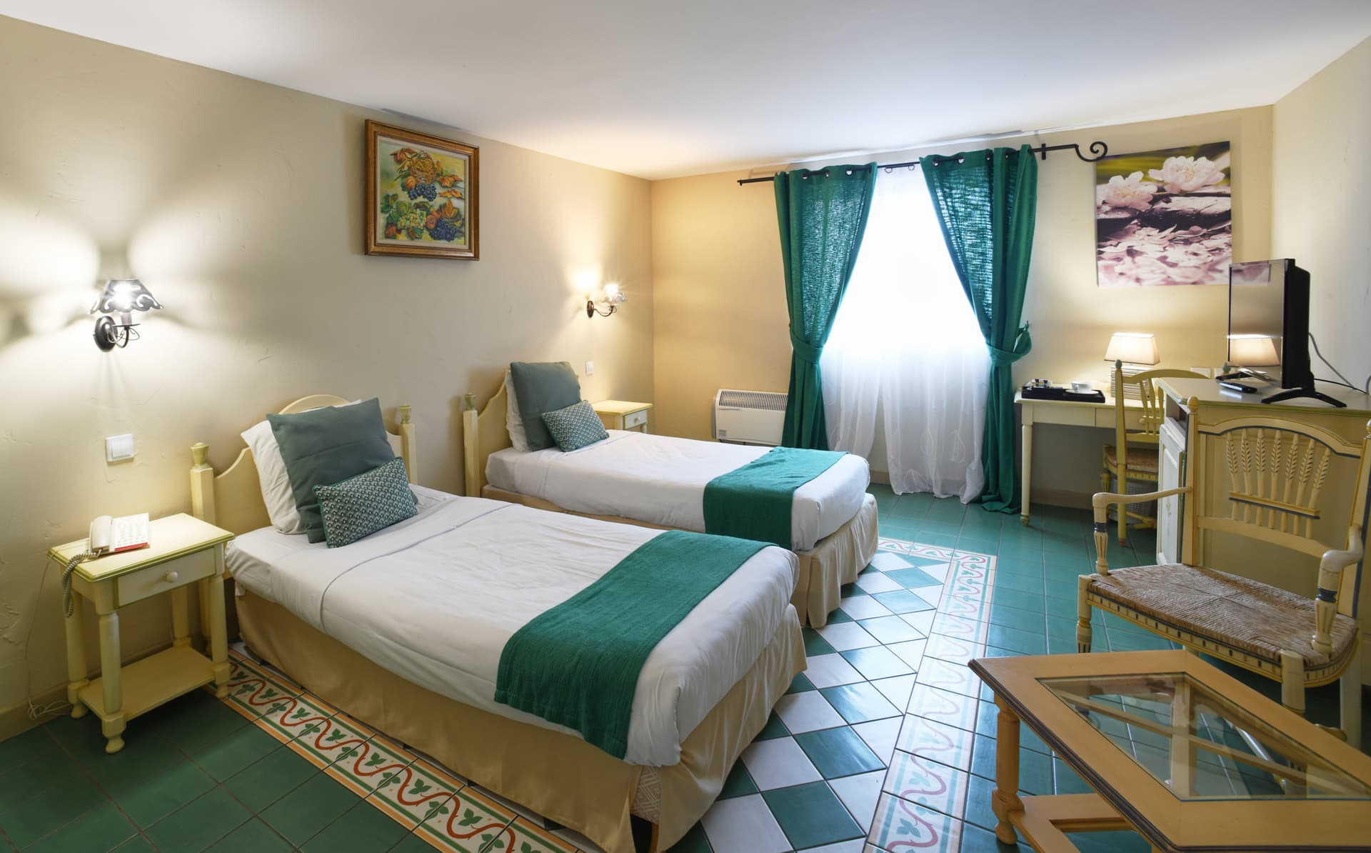 Chambre Twin Standard : Hôtel Le Cilaos, Cirque de Cilaos : photo 3 sur 3